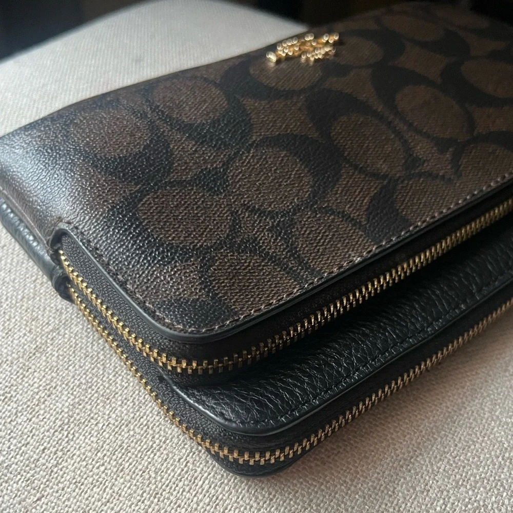 Coach Signature Brown Pebbled Leather Wristlet - Picture 5 of 13